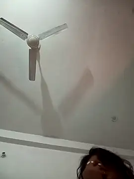 Snapshot of Neha-Bhabhi-Rasily chatting on February 8, 3:37 am Neha-Bhabhi-Rasily online show from February 8, 3:37 am