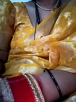 Snapshot of Neha-Bhabhi-Rasily chatting on September 18, 4:59 am Neha-Bhabhi-Rasily online show from September 18, 4:59 am