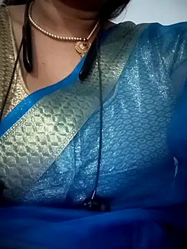 Snapshot of Neha-Bhabhi-Rasily chatting on October 19, 9:39 pm Neha-Bhabhi-Rasily online show from October 19, 9:39 pm