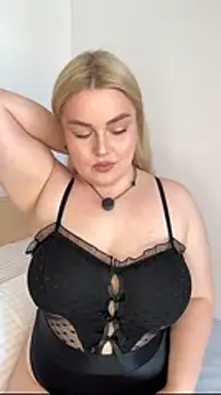 April Vancee online show from April 18, 11:01 am