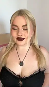 April Vancee online show from April 17, 11:13 am