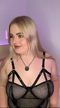 April Vancee online show from April 10, 5:20 pm