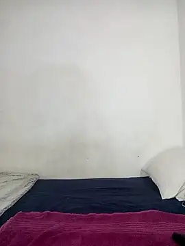 Missvixen81 online show from December 15, 4:51 am