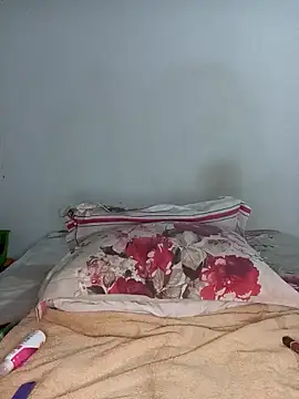 Missvixen81 online show from April 5, 9:10 pm