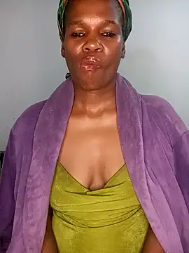 Missvixen81 online show from April 17, 7:28 pm