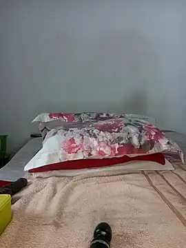 Missvixen81 online show from March 5, 8:22 am