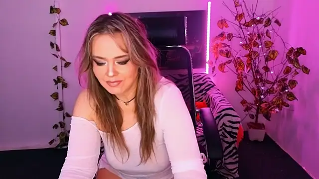 AnielaFox online show from November 11, 6:52 am