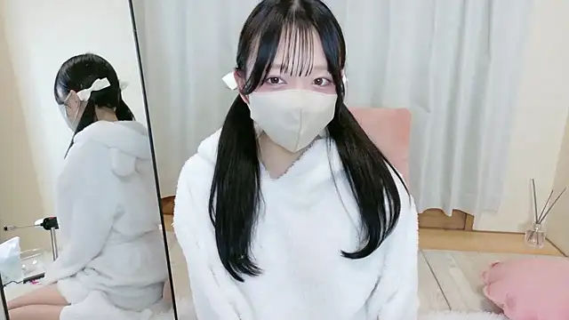 mami-pokoch online show from November 13, 8:02 pm