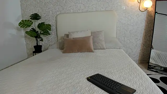 alanarouge online show from February 26, 11:21 am