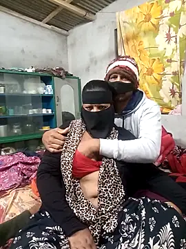 Pakhi Couple 69 online show from December 4, 5:45 pm