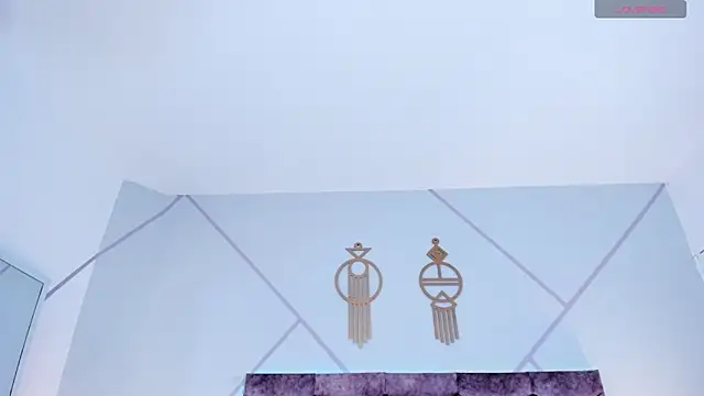 aurora collinss  online show from November 18, 1:14 pm