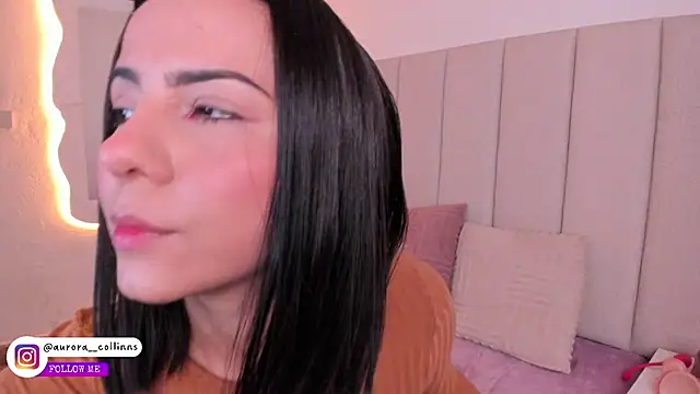 Snapshot of aurora_collinss_ chatting on August 4, 2:32 pm aurora collinss online show from August 4, 2:32 pm