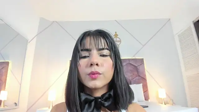 aurora collinss  online show from October 28, 2:38 pm