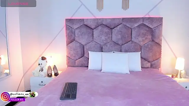 aurora collinss  online show from February 1, 12:58 pm