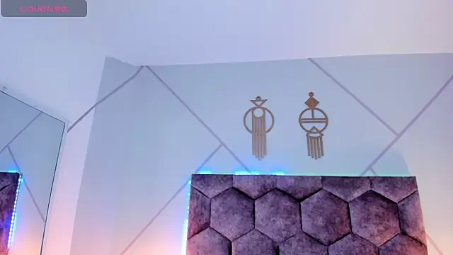 aurora collinss  online show from December 15, 12:22 pm