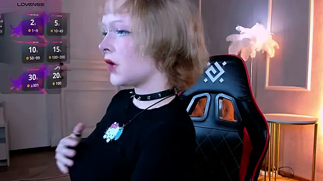 NicoleFlloret online show from October 9, 1:44 pm