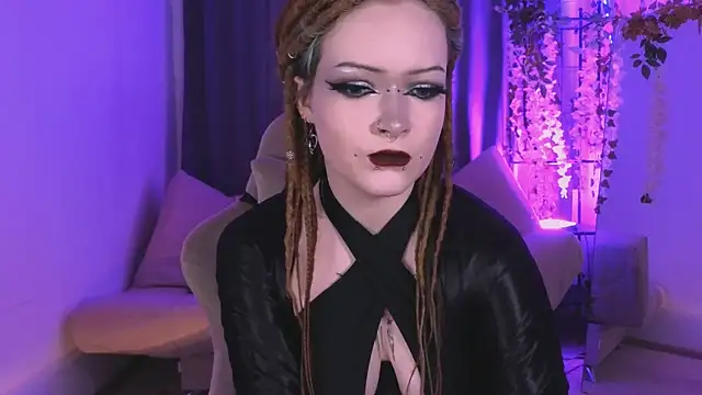 NicoleFlloret online show from March 12, 5:57 am