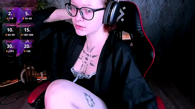 NicoleFlloret online show from September 10, 1:43 pm