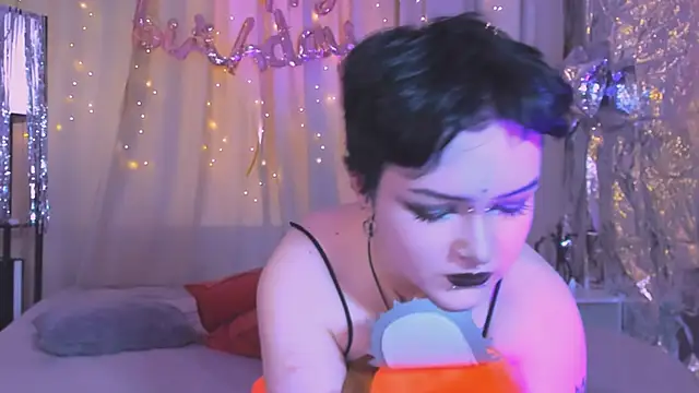 NicoleFlloret online show from March 18, 8:39 am