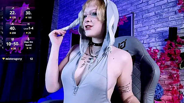 NicoleFlloret online show from October 10, 1:23 pm