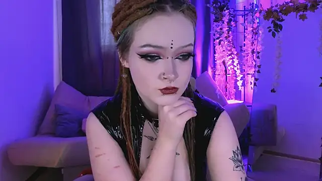 NicoleFlloret online show from March 10, 9:12 am