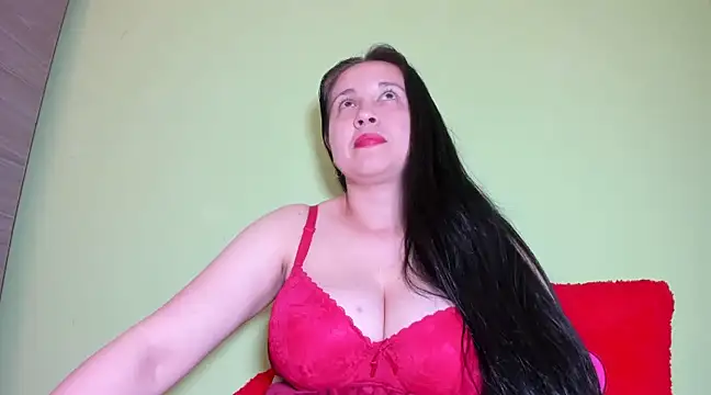 Snapshot of hot-nikol chatting on March 15, 12:04 am hot-nikol online show from March 15, 12:04 am