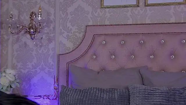 HeatherSweet  online show from March 14, 5:30 pm