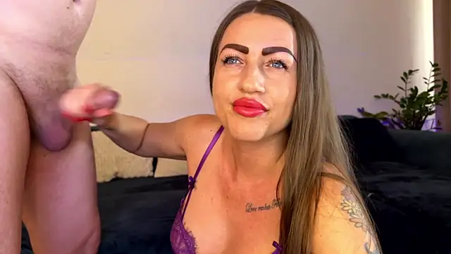 Milf Andy online show from July 1, 12:05 pm