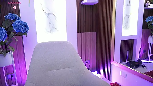 JulesBenett online show from April 4, 12:12 pm