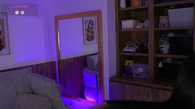 JulesBenett online show from January 12, 11:39 am