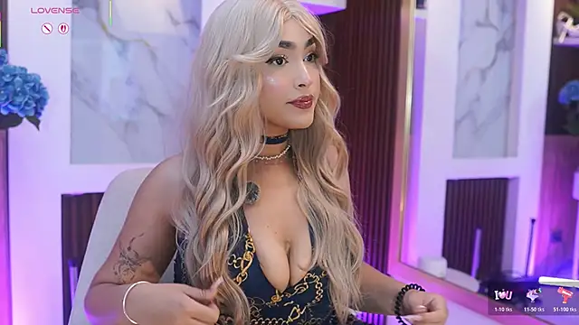 JulesBenett online show from April 10, 11:39 am