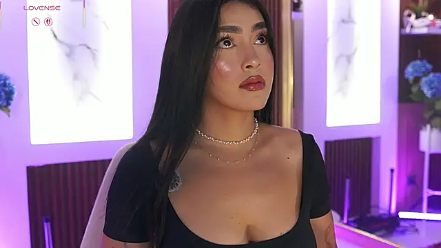 JulesBenett online show from April 7, 12:07 pm