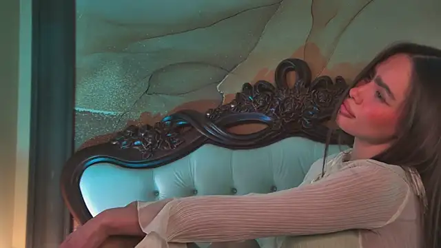 Amanda River online show from April 18, 11:38 pm