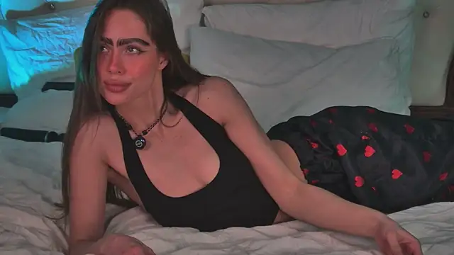 Amanda River online show from April 8, 10:55 pm