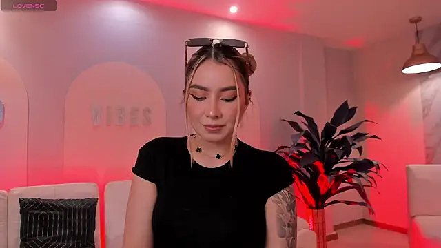 MaddisonCollins online show from April 2, 8:15 pm