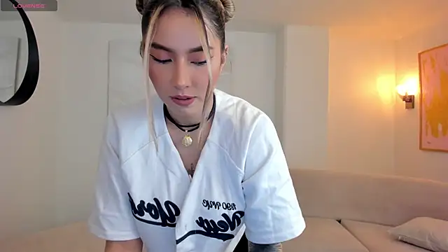Snapshot of MaddisonCollins chatting on May 19, 8:27 pm MaddisonCollins online show from May 19, 8:27 pm