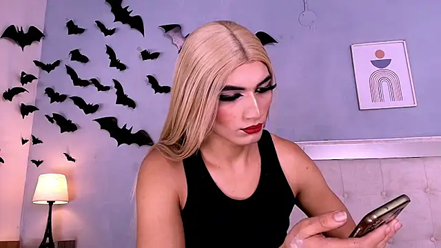 Emily Castillo 1 online show from November 18, 4:27 am