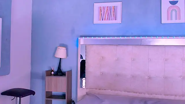 Snapshot of Emily_Castillo_1 chatting on September 22, 5:02 am Emily Castillo 1 online show from September 22, 5:02 am