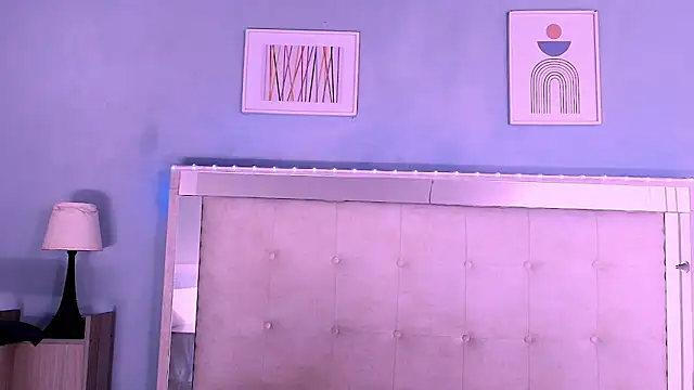 Snapshot of Emily_Castillo_1 chatting on September 30, 4:40 am Emily Castillo 1 online show from September 30, 4:40 am