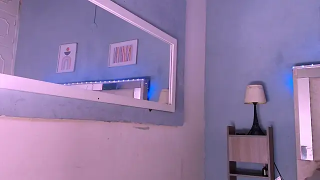 Snapshot of Emily_Castillo_1 chatting on October 4, 3:52 am Emily Castillo 1 online show from October 4, 3:52 am