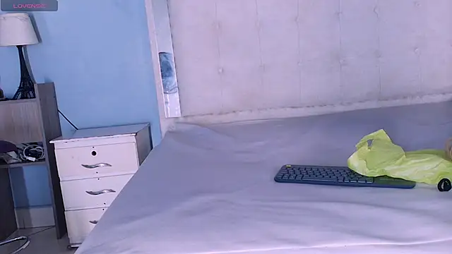 Snapshot of Emily_Castillo_1 chatting on September 10, 3:38 am Emily Castillo 1 online show from September 10, 3:38 am
