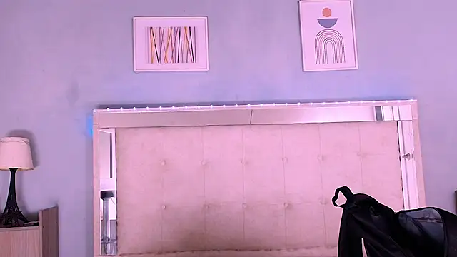 Snapshot of Emily_Castillo_1 chatting on September 27, 4:51 am Emily Castillo 1 online show from September 27, 4:51 am