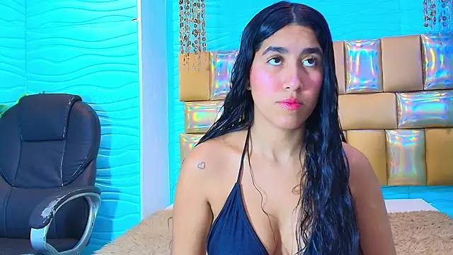 Mia Montess online show from December 18, 5:06 pm