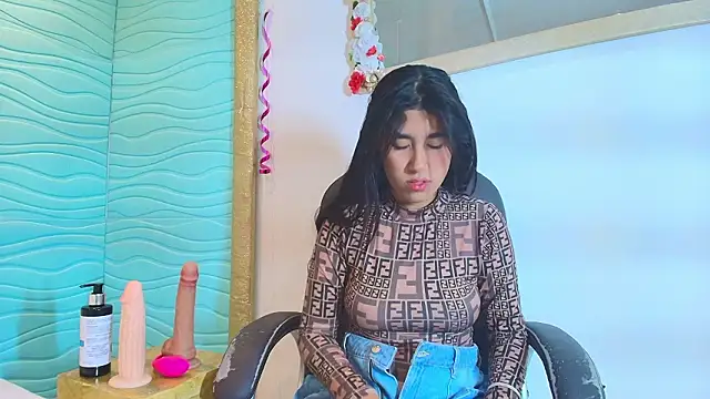 Mia Montess online show from February 13, 1:11 pm