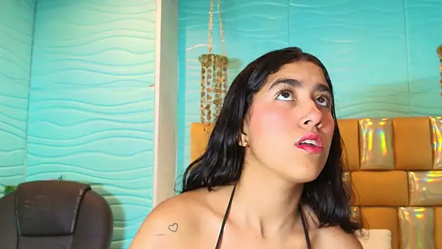 Mia Montess online show from February 5, 12:45 pm