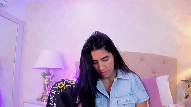Snapshot of Mia_Montess chatting on July 2, 12:44 pm Mia Montess online show from July 2, 12:44 pm