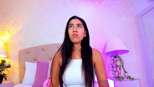 Mia Montess online show from April 23, 6:09 pm