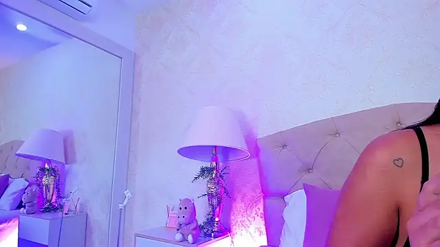 Mia Montess online show from March 21, 1:04 pm