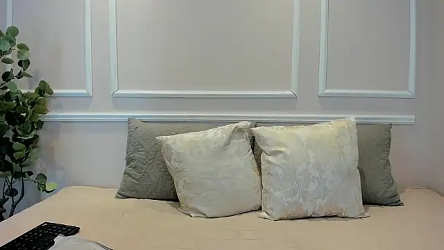 Lucy Canel online show from January 7, 7:19 pm