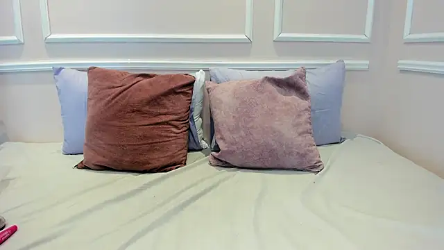 Lucy Canel online show from January 10, 7:31 pm